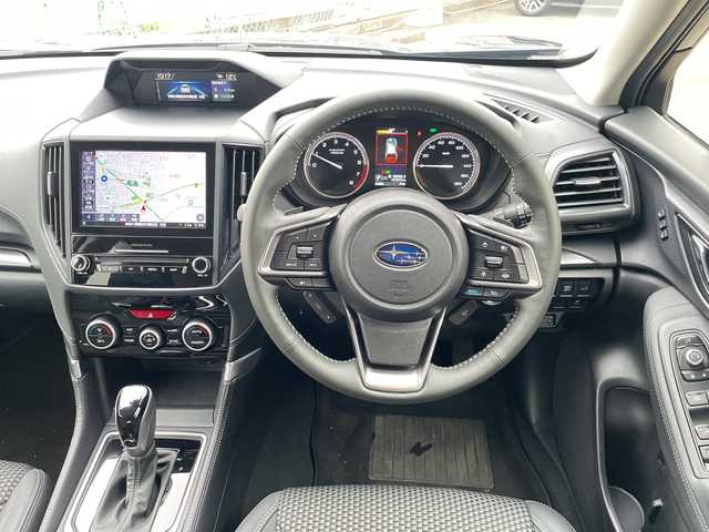 スバル フォレスター ハイブリッド X－エディション 神奈川県 2024(令6)年 1万km クリスタルブラックシリカ ワンオーナー/ドライバーモニタリングシステム/アイサイトX/レーダークルーズコントロール/レーンキープアシスト/ブラインドスポットミラー/純正DIATONE SOUNDナビ/フルセグTV/フロント＋サイド＋バックカメラ/純正ナビ連携前後ドライブレコーダー/パワーバックドア/前席パワーシート/全席シートーヒーター/革巻きステアリング/ステアリングヒーター/パドルシフト/ビルトインETC/純正ドアバイザー/社外フロアマット/荷室トレイマット/カーゴアッパーフック/スマートキー　2本/プッシュスタート/保証書/取扱説明書