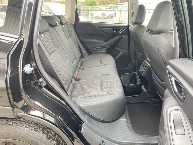 スバル フォレスター ハイブリッド X－エディション 神奈川県 2024(令6)年 1万km クリスタルブラックシリカ ワンオーナー/ドライバーモニタリングシステム/アイサイトX/レーダークルーズコントロール/レーンキープアシスト/ブラインドスポットミラー/純正DIATONE SOUNDナビ/フルセグTV/フロント＋サイド＋バックカメラ/純正ナビ連携前後ドライブレコーダー/パワーバックドア/前席パワーシート/全席シートーヒーター/革巻きステアリング/ステアリングヒーター/パドルシフト/ビルトインETC/純正ドアバイザー/社外フロアマット/荷室トレイマット/カーゴアッパーフック/スマートキー　2本/プッシュスタート/保証書/取扱説明書