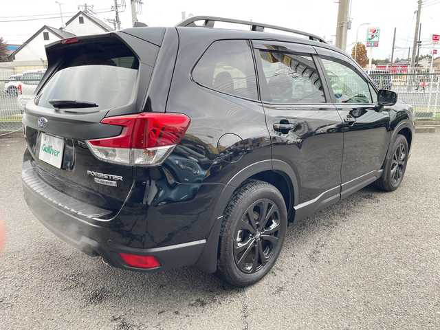 スバル フォレスター ハイブリッド X－エディション 神奈川県 2024(令6)年 1万km クリスタルブラックシリカ ワンオーナー/ドライバーモニタリングシステム/アイサイトX/レーダークルーズコントロール/レーンキープアシスト/ブラインドスポットミラー/純正DIATONE SOUNDナビ/フルセグTV/フロント＋サイド＋バックカメラ/純正ナビ連携前後ドライブレコーダー/パワーバックドア/前席パワーシート/全席シートーヒーター/革巻きステアリング/ステアリングヒーター/パドルシフト/ビルトインETC/純正ドアバイザー/社外フロアマット/荷室トレイマット/カーゴアッパーフック/スマートキー　2本/プッシュスタート/保証書/取扱説明書