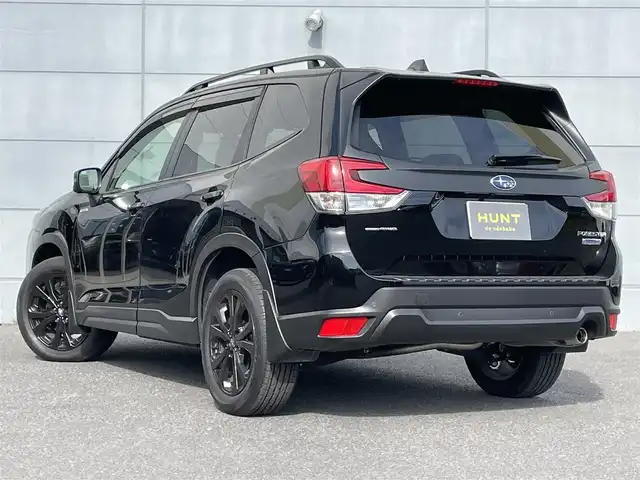 スバル フォレスター ハイブリッド X－エディション 千葉県 2024(令6)年 1.1万km クリスタルブラックシリカ アイサイトセイフティプラス/・衝突軽減ブレーキ/レーンキープアシスト/・レーダークルーズコントロール/アダプティブヘッドライト/・ブラインドスポットモニター/コーナーセンサー(後)/ダイアトーンサウンドナビ/・フルセグ/BT/DVD/CD/USB/バック/サイド/フロントカメラ/ステアリングスイッチ/パドルシフト/ステアリングヒーター/ETC/デジタルインナーミラー/電動パーキングブレーキ/パワーバックドア/ハーフレザーシート/パワーシート(D/N席)/シートヒーター(D/N席)/LEDヘッドライト/オートライト/フォグライト/スマートキー/プッシュスタート/フロアマット/ルーフレール/純正18インチAW