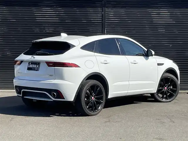 ジャガー Ｅペース R ダイナミックSE 250PS 静岡県 2018(平30)年 5.1万km 白 パノラミックルーフ/本革シート/電動リアゲート/ヘッドアップディスプレイ/インタラクティブドライバーディスプレイ/MERIDIANサウンド/TOUCH PRO/(Bluetooth/CarPlay/フルセグ)/ドライブパック/・ブラインドスポットアシスト/・アダプティブクルーズコントロール/・高速緊急ブレーキ/360°カメラ/レーンキープアシスト/パーキングアシスト/メモリー付パワーシート/シートヒーター/スマートキー/ETC/ドライブレコーダー/純正20インチアルミホイール/フロアマット/保証書/取説