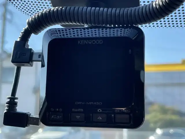 ジャガー Ｅペース R ダイナミックSE 250PS 静岡県 2018(平30)年 5.1万km 白 パノラミックルーフ/本革シート/電動リアゲート/ヘッドアップディスプレイ/インタラクティブドライバーディスプレイ/MERIDIANサウンド/TOUCH PRO/(Bluetooth/CarPlay/フルセグ)/ドライブパック/・ブラインドスポットアシスト/・アダプティブクルーズコントロール/・高速緊急ブレーキ/360°カメラ/レーンキープアシスト/パーキングアシスト/メモリー付パワーシート/シートヒーター/スマートキー/ETC/ドライブレコーダー/純正20インチアルミホイール/フロアマット/保証書/取説