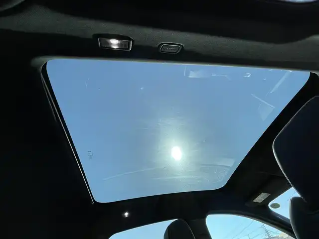 ジャガー Ｅペース R ダイナミックSE 250PS 静岡県 2018(平30)年 5.1万km 白 パノラミックルーフ/本革シート/電動リアゲート/ヘッドアップディスプレイ/インタラクティブドライバーディスプレイ/MERIDIANサウンド/TOUCH PRO/(Bluetooth/CarPlay/フルセグ)/ドライブパック/・ブラインドスポットアシスト/・アダプティブクルーズコントロール/・高速緊急ブレーキ/360°カメラ/レーンキープアシスト/パーキングアシスト/メモリー付パワーシート/シートヒーター/スマートキー/ETC/ドライブレコーダー/純正20インチアルミホイール/フロアマット/保証書/取説