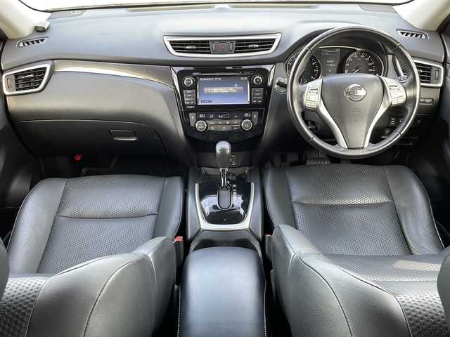 日産 エクストレイル 20X エマージェンシーブレーキ 新潟県 2015(平27)年 7.9万km ブリリアントホワイトパール 4WD/純正SDナビ/CD/DVD/BT/フルセグテレビ/ミュージックサーバー/全方位カメラ/ETC/ドライブレコーダー/衝突被害軽減ブレーキ/レーンキープアシスト/クルーズコントロール/革シート/シートヒーター /ステアリングスイッチ/パワーバックドア/コーナーセンサー/パーキングアシスト/スマートキー/プッシュスタート/LEDヘッドライト/オートライト/フォグランプ/純正17インチアルミホイール