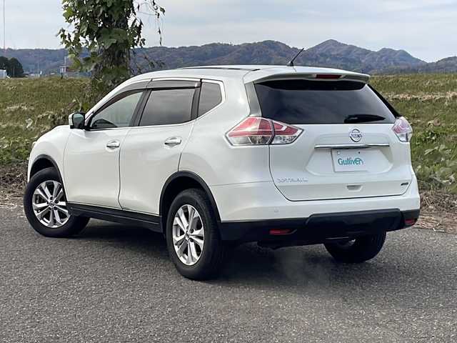 日産 エクストレイル 20X エマージェンシーブレーキ 新潟県 2015(平27)年 7.9万km ブリリアントホワイトパール 4WD/純正SDナビ/CD/DVD/BT/フルセグテレビ/ミュージックサーバー/全方位カメラ/ETC/ドライブレコーダー/衝突被害軽減ブレーキ/レーンキープアシスト/クルーズコントロール/革シート/シートヒーター /ステアリングスイッチ/パワーバックドア/コーナーセンサー/パーキングアシスト/スマートキー/プッシュスタート/LEDヘッドライト/オートライト/フォグランプ/純正17インチアルミホイール