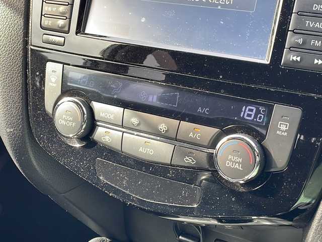 日産 エクストレイル 20X エマージェンシーブレーキ 新潟県 2015(平27)年 7.9万km ブリリアントホワイトパール 4WD/純正SDナビ/CD/DVD/BT/フルセグテレビ/ミュージックサーバー/全方位カメラ/ETC/ドライブレコーダー/衝突被害軽減ブレーキ/レーンキープアシスト/クルーズコントロール/革シート/シートヒーター /ステアリングスイッチ/パワーバックドア/コーナーセンサー/パーキングアシスト/スマートキー/プッシュスタート/LEDヘッドライト/オートライト/フォグランプ/純正17インチアルミホイール