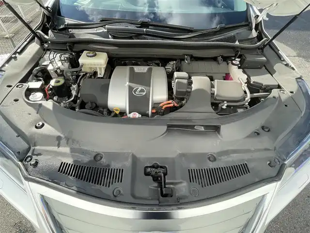 レクサス ＲＸ 450h バージョンL 佐賀県 2017(平29)年 5.9万km ソニッククォーツ サンルーフ/プリクラッシュセーフティ/レーンキープアシスト/レーダークルーズコントロール/レーンキープアシスト/クリアランスソナー/ブラインドスポットモニター/純正メーカーナビ/・パノラミックビューモニター/・フルセグTV/BT/CD/DVD/TVキャンセラー/三眼LEDヘッドライト/ETC2.0/純正20インチAW/茶レザーシート/全席パワーシート/前席シートメモリ/全席シートヒーター/シートベンチレーション/パワーバックドア/社外前後ドラレコ(SDなし動作確認未)/革巻きステアリング/ステアリングヒーター/電動パーキングスイッチ/ヘッドアップディスプレイ/トノカバー/スペアキー×１/カードキー×1/取扱説明書/保証書