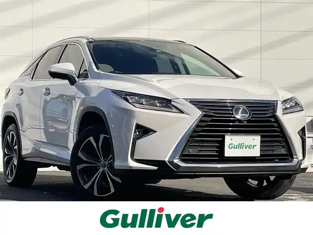 レクサス ＲＸ 450h バージョンL 佐賀県 2017(平29)年 5.9万km ソニッククォーツ サンルーフ/プリクラッシュセーフティ/レーンキープアシスト/レーダークルーズコントロール/レーンキープアシスト/クリアランスソナー/ブラインドスポットモニター/純正メーカーナビ/・パノラミックビューモニター/・フルセグTV/BT/CD/DVD/TVキャンセラー/三眼LEDヘッドライト/ETC2.0/純正20インチAW/茶レザーシート/全席パワーシート/前席シートメモリ/全席シートヒーター/シートベンチレーション/パワーバックドア/社外前後ドラレコ(SDなし動作確認未)/革巻きステアリング/ステアリングヒーター/電動パーキングスイッチ/ヘッドアップディスプレイ/トノカバー/スペアキー×１/カードキー×1/取扱説明書/保証書