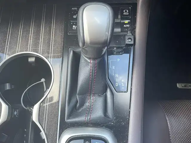 レクサス ＲＸ 450h バージョンL 佐賀県 2017(平29)年 5.9万km ソニッククォーツ サンルーフ/プリクラッシュセーフティ/レーンキープアシスト/レーダークルーズコントロール/レーンキープアシスト/クリアランスソナー/ブラインドスポットモニター/純正メーカーナビ/・パノラミックビューモニター/・フルセグTV/BT/CD/DVD/TVキャンセラー/三眼LEDヘッドライト/ETC2.0/純正20インチAW/茶レザーシート/全席パワーシート/前席シートメモリ/全席シートヒーター/シートベンチレーション/パワーバックドア/社外前後ドラレコ(SDなし動作確認未)/革巻きステアリング/ステアリングヒーター/電動パーキングスイッチ/ヘッドアップディスプレイ/トノカバー/スペアキー×１/カードキー×1/取扱説明書/保証書