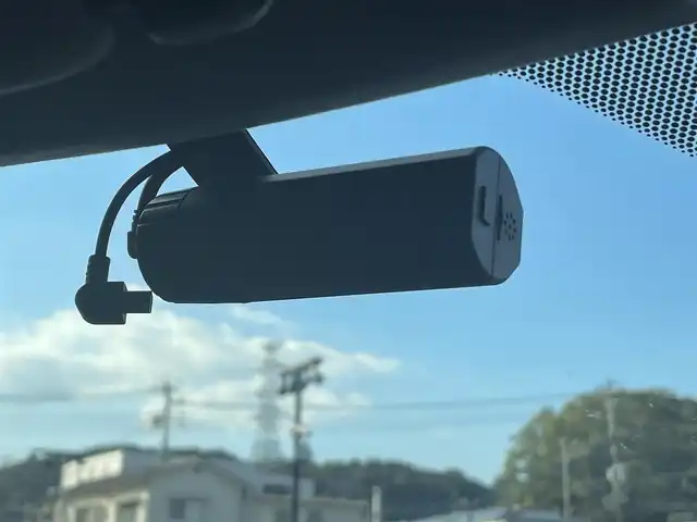 レクサス ＲＸ 450h バージョンL 佐賀県 2017(平29)年 5.9万km ソニッククォーツ サンルーフ/プリクラッシュセーフティ/レーンキープアシスト/レーダークルーズコントロール/レーンキープアシスト/クリアランスソナー/ブラインドスポットモニター/純正メーカーナビ/・パノラミックビューモニター/・フルセグTV/BT/CD/DVD/TVキャンセラー/三眼LEDヘッドライト/ETC2.0/純正20インチAW/茶レザーシート/全席パワーシート/前席シートメモリ/全席シートヒーター/シートベンチレーション/パワーバックドア/社外前後ドラレコ(SDなし動作確認未)/革巻きステアリング/ステアリングヒーター/電動パーキングスイッチ/ヘッドアップディスプレイ/トノカバー/スペアキー×１/カードキー×1/取扱説明書/保証書