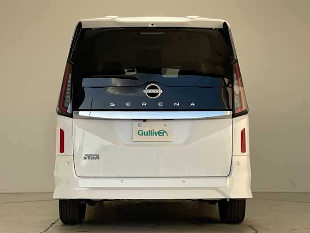 日産 セレナ ハイウェイスター V 愛知県 2024(令6)年 0.9万km プリズムホワイト プロパイロット/9型ナビ/全方位カメラ/両側パワースライドドア/レーダークルーズコントロール/バックカメラ/ハンズフリースライドドア/コーナーセンサー/純正アルミホイール/ＥＴＣ/ブラインドスポットモニター/LEDヘッドライト/パドルシフト/インテリジェントミラー/リアオートエアコン/オートマチックハイビーム/ドライブレコーダー/衝突軽減システム/フルセグ/CD DVD/Bluetooth/ステアリングスイッチ/スマートキー/プッシュスタート