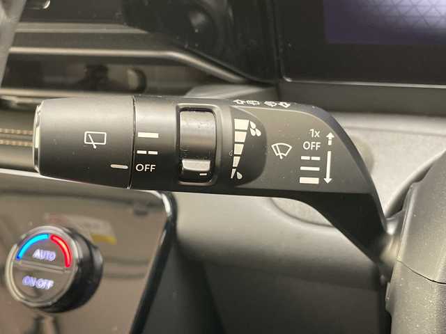 日産 セレナ ハイウェイスター V 愛知県 2024(令6)年 0.9万km プリズムホワイト プロパイロット/9型ナビ/全方位カメラ/両側パワースライドドア/レーダークルーズコントロール/バックカメラ/ハンズフリースライドドア/コーナーセンサー/純正アルミホイール/ＥＴＣ/ブラインドスポットモニター/LEDヘッドライト/パドルシフト/インテリジェントミラー/リアオートエアコン/オートマチックハイビーム/ドライブレコーダー/衝突軽減システム/フルセグ/CD DVD/Bluetooth/ステアリングスイッチ/スマートキー/プッシュスタート