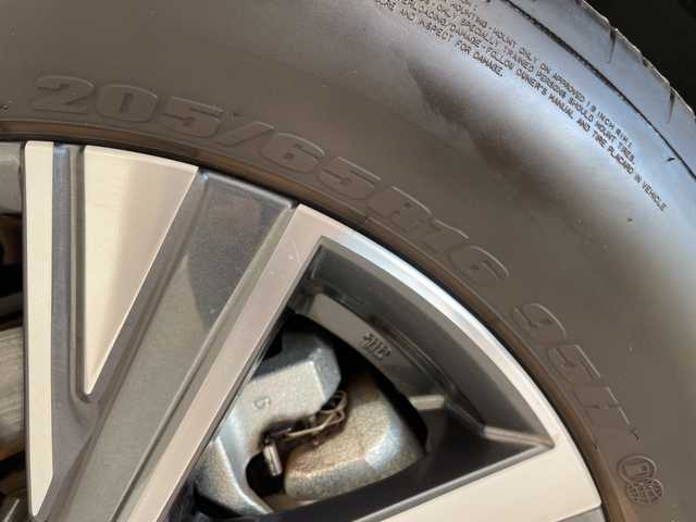 日産 セレナ ハイウェイスター V 愛知県 2024(令6)年 0.9万km プリズムホワイト プロパイロット/9型ナビ/全方位カメラ/両側パワースライドドア/レーダークルーズコントロール/バックカメラ/ハンズフリースライドドア/コーナーセンサー/純正アルミホイール/ＥＴＣ/ブラインドスポットモニター/LEDヘッドライト/パドルシフト/インテリジェントミラー/リアオートエアコン/オートマチックハイビーム/ドライブレコーダー/衝突軽減システム/フルセグ/CD DVD/Bluetooth/ステアリングスイッチ/スマートキー/プッシュスタート