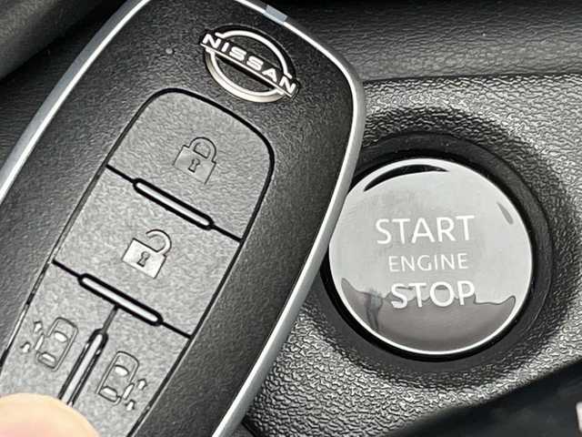 日産 セレナ ハイウェイスター V 愛知県 2024(令6)年 0.9万km プリズムホワイト プロパイロット/9型ナビ/全方位カメラ/両側パワースライドドア/レーダークルーズコントロール/バックカメラ/ハンズフリースライドドア/コーナーセンサー/純正アルミホイール/ＥＴＣ/ブラインドスポットモニター/LEDヘッドライト/パドルシフト/インテリジェントミラー/リアオートエアコン/オートマチックハイビーム/ドライブレコーダー/衝突軽減システム/フルセグ/CD DVD/Bluetooth/ステアリングスイッチ/スマートキー/プッシュスタート