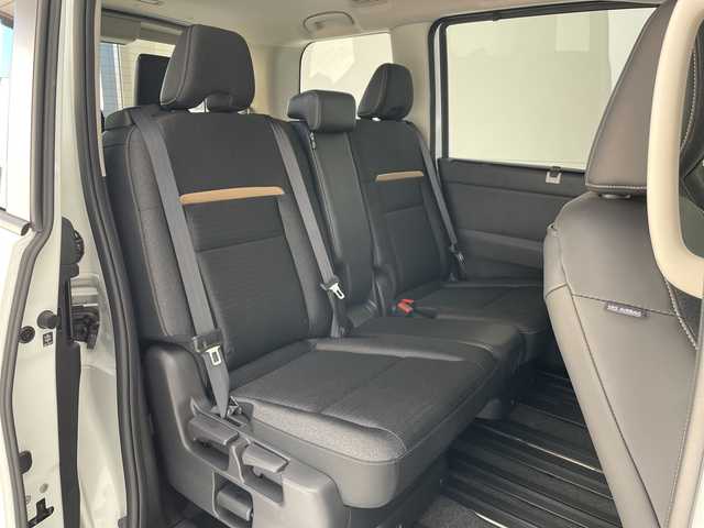 日産 セレナ ハイウェイスター V 愛知県 2024(令6)年 0.9万km プリズムホワイト プロパイロット/9型ナビ/全方位カメラ/両側パワースライドドア/レーダークルーズコントロール/バックカメラ/ハンズフリースライドドア/コーナーセンサー/純正アルミホイール/ＥＴＣ/ブラインドスポットモニター/LEDヘッドライト/パドルシフト/インテリジェントミラー/リアオートエアコン/オートマチックハイビーム/ドライブレコーダー/衝突軽減システム/フルセグ/CD DVD/Bluetooth/ステアリングスイッチ/スマートキー/プッシュスタート