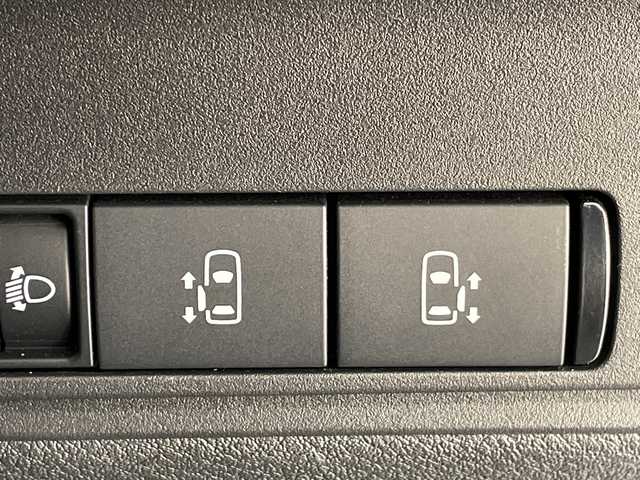 日産 セレナ ハイウェイスター V 愛知県 2024(令6)年 0.9万km プリズムホワイト プロパイロット/9型ナビ/全方位カメラ/両側パワースライドドア/レーダークルーズコントロール/バックカメラ/ハンズフリースライドドア/コーナーセンサー/純正アルミホイール/ＥＴＣ/ブラインドスポットモニター/LEDヘッドライト/パドルシフト/インテリジェントミラー/リアオートエアコン/オートマチックハイビーム/ドライブレコーダー/衝突軽減システム/フルセグ/CD DVD/Bluetooth/ステアリングスイッチ/スマートキー/プッシュスタート