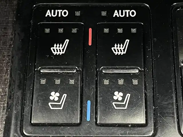 レクサス ＲＸ 200t バージョンL 岡山県 2016(平28)年 8.5万km 黒 純正12.3インチナビ/（CD/BD/DVD/BT/TV)/全方位カメラ/レザーシート/シートベンチレーション/ステアリングヒーター/パワーバックドア/サンルーフ/HUD/BSM/スペアタイヤ