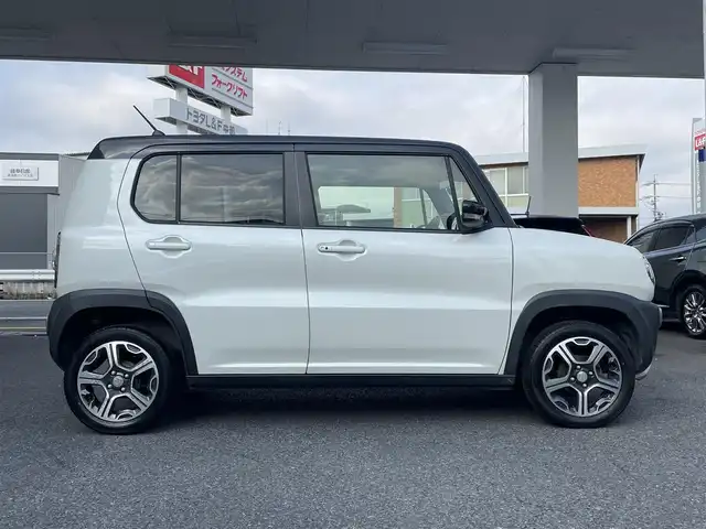 スズキ ハスラー X 岐阜県 2015(平27)年 9.3万km パールホワイト/ブラック2トーンルーフ (株)IDOMが運営する【じしゃロン多治見店】の自社ローン対象車両になります。こちらは現金ご利用時の価格です。自社ローンご希望の方は別途その旨お申付け下さい。/純正メモリーナビ/ワンセグTV・CD・SD・USB/純正ビルトインETC/運転席シートヒーター/シートリフター/純正１５インチアルミホイール/電動格納ドアミラー