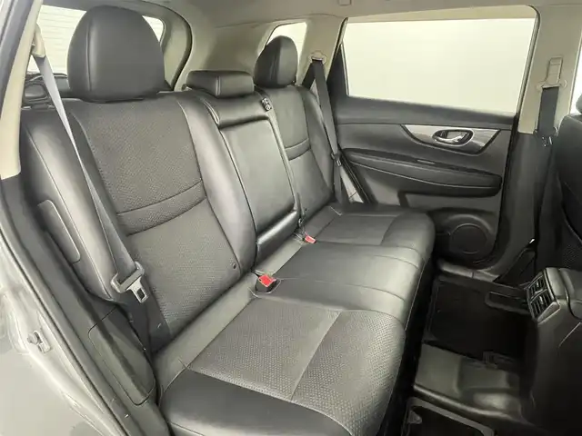 日産 エクストレイル ハイブリッド 20X エクストリーマーXエマージェンシーブレーキ 福島県 2015(平27)年 4.5万km ダークメタルグレー クルーズコントロール/ニッサンインテリジェントモビリティ/エマージェンシーブレーキ/インテリジェントパーキングアシスト/レーンキープアシスト/衝突軽減ブレーキ/BSM/ハイビームアシスト/コーナーセンサー前後/純正7インチSDナビゲーション/・型式：QY-7391PC/・TV/Bluetooth/USB/AUX/CD/DVD/AM・FM/・ETC/・アラウンドビューモニター/・バックカメラ/LEDヘッドライト/・フォグランプ/・オートライト/電動格納ウインカーミラー/革巻きステアリング/・ステアリングスイッチ/レザーシート/前席シートヒーター/前席エアシート/プッシュスタート/・スマートキー/４WD/ルーフレール/純正フロアマット