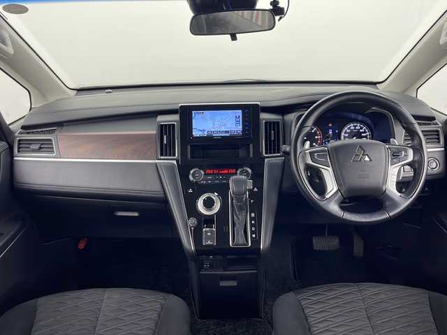 三菱 デリカＤ：５ M 秋田県 2021(令3)年 4.9万km ベージュ 4WD/衝突被害軽減ブレーキ/社外メモリナビ　/　　CD/DVD/BT/フルセグTV/バックカメラ　/片側パワースライドドア　/レーダークルーズコントロール　/LEDオートライト　/社外16インチアルミホイール　/パドルシフト　/オートハイビーム　/サイドステップ/USB入力端子/パドルシフト/スマートキー　/ビルトインETC