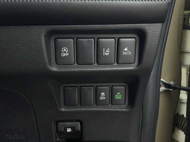 三菱 デリカＤ：５ M 秋田県 2021(令3)年 4.9万km ベージュ 4WD/衝突被害軽減ブレーキ/社外メモリナビ　/　　CD/DVD/BT/フルセグTV/バックカメラ　/片側パワースライドドア　/レーダークルーズコントロール　/LEDオートライト　/社外16インチアルミホイール　/パドルシフト　/オートハイビーム　/サイドステップ/USB入力端子/パドルシフト/スマートキー　/ビルトインETC