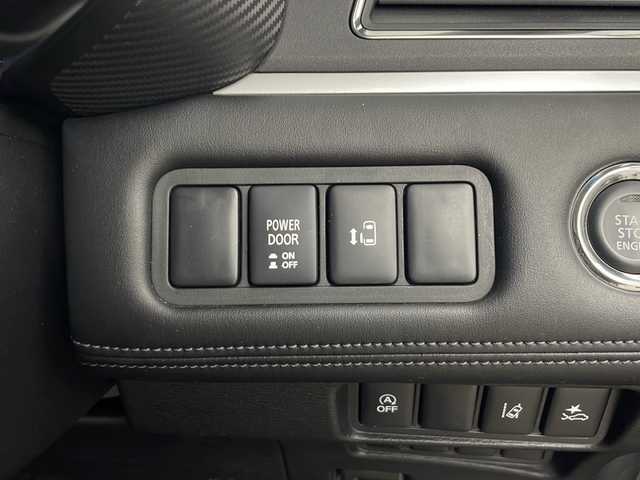 三菱 デリカＤ：５ M 秋田県 2021(令3)年 4.9万km ベージュ 4WD/衝突被害軽減ブレーキ/社外メモリナビ　/　　CD/DVD/BT/フルセグTV/バックカメラ　/片側パワースライドドア　/レーダークルーズコントロール　/LEDオートライト　/社外16インチアルミホイール　/パドルシフト　/オートハイビーム　/サイドステップ/USB入力端子/パドルシフト/スマートキー　/ビルトインETC