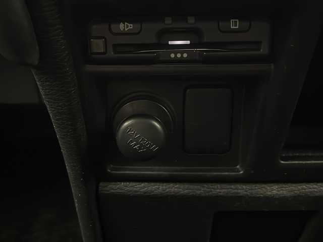 三菱 デリカＤ：５ M 秋田県 2021(令3)年 4.9万km ベージュ 4WD/衝突被害軽減ブレーキ/社外メモリナビ　/　　CD/DVD/BT/フルセグTV/バックカメラ　/片側パワースライドドア　/レーダークルーズコントロール　/LEDオートライト　/社外16インチアルミホイール　/パドルシフト　/オートハイビーム　/サイドステップ/USB入力端子/パドルシフト/スマートキー　/ビルトインETC