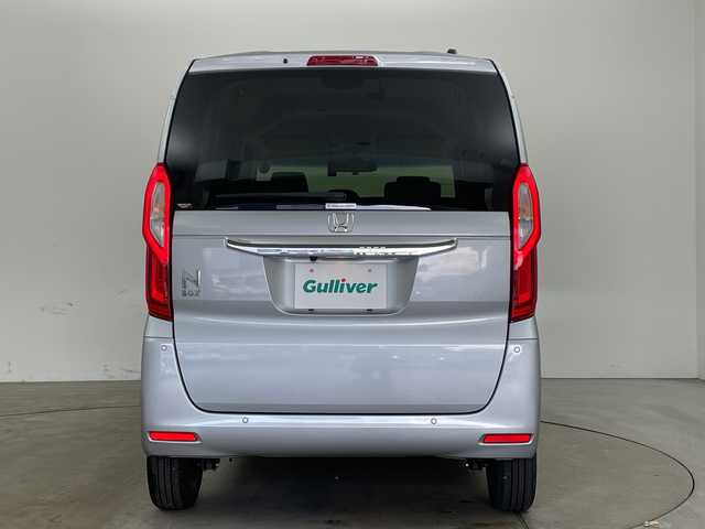 ホンダ Ｎ ＢＯＸ L 兵庫県 2023(令5)年 0.8万km ルナシルバーM ・純正8インチナビ/・フルセグ・BT・DVD・USB/・バックカメラ/・ETC/・両側パワースライドドア/・コーナーセンサー/・衝突軽減ブレーキ/・アダプティブクルーズコントロール/・先行車発進告知/・路外逸脱抑制/・レーンキープアシスト/・標識認識機能/・ステアリングスイッチ/・前席シートヒーター/・アイドリングストップ/・LEDヘッドライト/・オートライト/・純正前後ドライブレコーダー/・2列目サンシェード/・シートバックテーブル/・プッシュスタート/・スマートキー