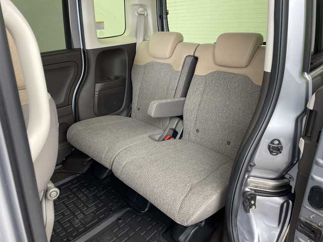 ホンダ Ｎ ＢＯＸ L 兵庫県 2023(令5)年 0.8万km ルナシルバーM ・純正8インチナビ/・フルセグ・BT・DVD・USB/・バックカメラ/・ETC/・両側パワースライドドア/・コーナーセンサー/・衝突軽減ブレーキ/・アダプティブクルーズコントロール/・先行車発進告知/・路外逸脱抑制/・レーンキープアシスト/・標識認識機能/・ステアリングスイッチ/・前席シートヒーター/・アイドリングストップ/・LEDヘッドライト/・オートライト/・純正前後ドライブレコーダー/・2列目サンシェード/・シートバックテーブル/・プッシュスタート/・スマートキー