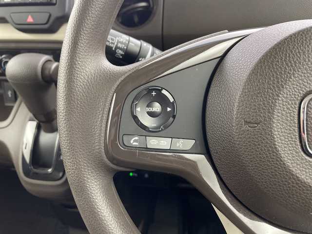 ホンダ Ｎ ＢＯＸ L 兵庫県 2023(令5)年 0.8万km ルナシルバーM ・純正8インチナビ/・フルセグ・BT・DVD・USB/・バックカメラ/・ETC/・両側パワースライドドア/・コーナーセンサー/・衝突軽減ブレーキ/・アダプティブクルーズコントロール/・先行車発進告知/・路外逸脱抑制/・レーンキープアシスト/・標識認識機能/・ステアリングスイッチ/・前席シートヒーター/・アイドリングストップ/・LEDヘッドライト/・オートライト/・純正前後ドライブレコーダー/・2列目サンシェード/・シートバックテーブル/・プッシュスタート/・スマートキー