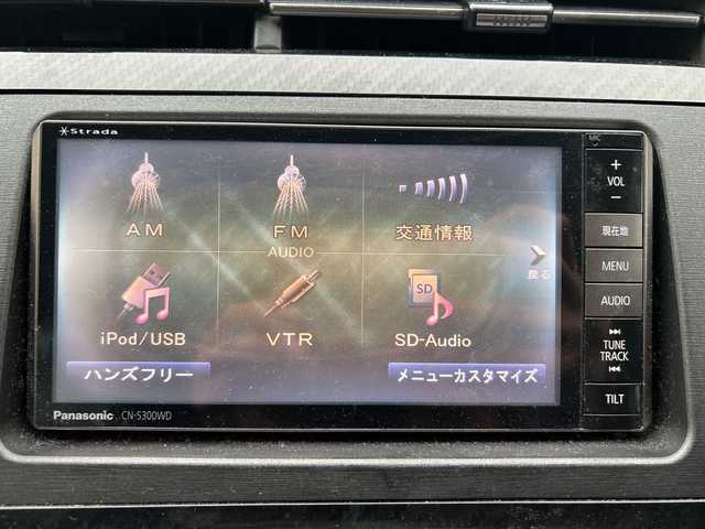 トヨタ プリウス S ツーリングセレ G’s 沖縄県 2012(平24)年 10.2万km 黒 ナビ　/（ＡＭ／ＦＭ／ＣＤ／ＤＶＤ／ＢＴ）　/フルセグＴＶ　/ＣＤチャージャー　/純正フロアマット　/純正１８ＡＷ　/ＬＥＤヘッドライト　/オートライト　/ＵＳＢ入力端子　/スマートキー　/ＥＴＣ