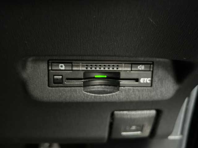 トヨタ プリウス S ツーリングセレ G’s 沖縄県 2012(平24)年 10.2万km 黒 ナビ　/（ＡＭ／ＦＭ／ＣＤ／ＤＶＤ／ＢＴ）　/フルセグＴＶ　/ＣＤチャージャー　/純正フロアマット　/純正１８ＡＷ　/ＬＥＤヘッドライト　/オートライト　/ＵＳＢ入力端子　/スマートキー　/ＥＴＣ