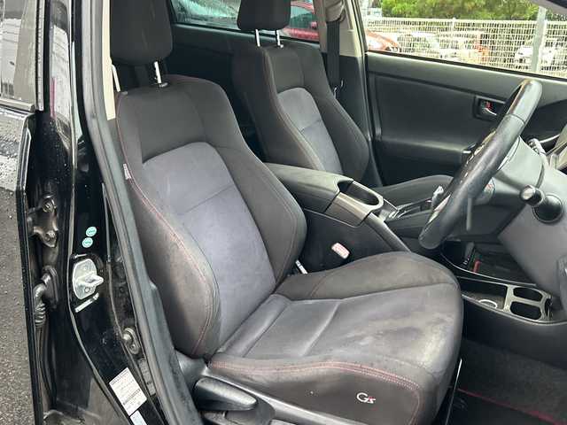 トヨタ プリウス S ツーリングセレ G’s 沖縄県 2012(平24)年 10.2万km 黒 ナビ　/（ＡＭ／ＦＭ／ＣＤ／ＤＶＤ／ＢＴ）　/フルセグＴＶ　/ＣＤチャージャー　/純正フロアマット　/純正１８ＡＷ　/ＬＥＤヘッドライト　/オートライト　/ＵＳＢ入力端子　/スマートキー　/ＥＴＣ