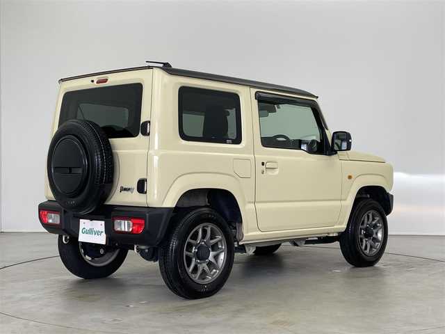 スズキ ジムニー XC 埼玉県 2023(令5)年 1万km シフォンアイボリーメタリックブラック2トーンルーフ スズキセーフティーサポート/衝突被害軽減ブレーキ/LEDヘッドライト/オートマチックハイビーム/クルーズコントロール/純正7型ナビゲーション「CN-HE02WD」/AM/FM/Bluetooth/CD/DVD//バックカメラ/シートヒーター「運転席/助手席」/ドアバイザー/革巻きステアリング/ステアリングリモコン/純正16インチアルミホイール/スマートキー/社外フロアマット