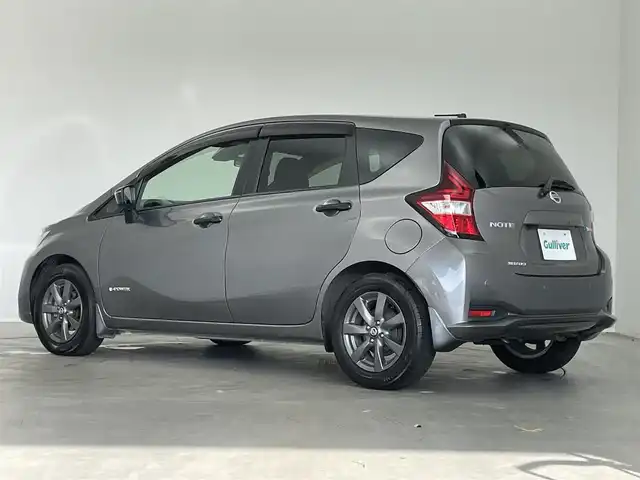 日産 ノート e－パワー メダリスト Bアロー 埼玉県 2018(平30)年 3.9万km ダークメタルグレー/スーパーブラック2トーン 純正ナビ　/バックカメラ　/ハーフレザーシート　/スマートキー　/プッシュスタート　/フルセグテレビ　/プリクラッシュセーフティ　/コーナーセンサー　/ＬＥＤヘッドライト　/車線逸脱警報システム　/オートライト