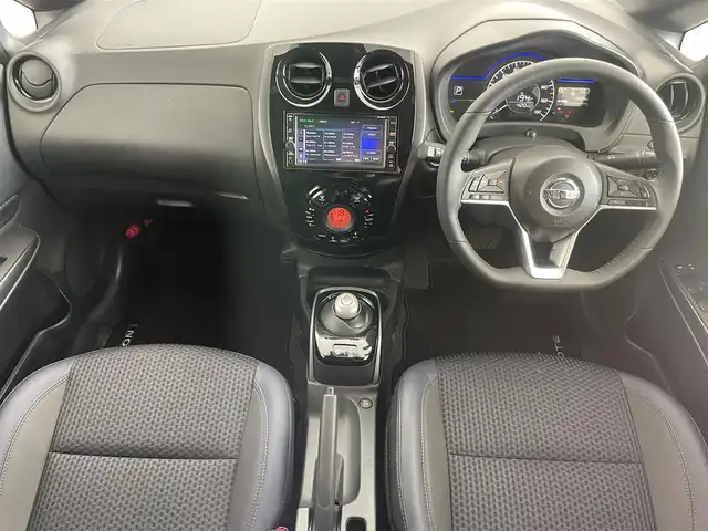 日産 ノート e－パワー メダリスト Bアロー 埼玉県 2018(平30)年 3.9万km ダークメタルグレー/スーパーブラック2トーン 純正ナビ　/バックカメラ　/ハーフレザーシート　/スマートキー　/プッシュスタート　/フルセグテレビ　/プリクラッシュセーフティ　/コーナーセンサー　/ＬＥＤヘッドライト　/車線逸脱警報システム　/オートライト