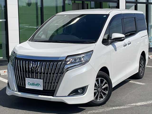 トヨタ エスクァイア Gi 道東・釧路十勝 2018(平30)年 3.9万km ホワイトパールクリスタルシャイン ・4WD/・寒冷地仕様/・純正SDナビ/(FM・AM・フルセグ・BT・DISC・SD)/・バックカメラ/・両側パワースライドドア/・純正一体型エンジンスターター/・スマートキー/・プッシュスタート/・クルーズコントロール/・衝突軽減システム/・車線逸脱警報/・フロントワイパーデアイサー/・LEDヘッドライト/・フォグライト/・オートマチックハイビーム/・オートライト/・前席シートヒーター/・革巻きステアリング/・ステアリングスイッチ/・アイドリングストップ/・電格ウィンカーミラー/・ドアバイザー/・社外AW付冬タイヤ　積込