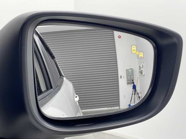 マツダ デミオ 15Sツーリング 三重県 2018(平30)年 5.8万km スノーフレイクホワイトパールマイカ 禁煙車/メーカーＯＰSDナビ/・Bluetooth・フルセグ・CD/DVD・SD・AUX・USB/３６０°ビューモニター/衝突被害軽減ブレーキ/車線逸脱警報システム/パーキングセンサー/ＢＳＭ/オートライト/オートマチックハイビーム/HUD/パドルシフト/前席シートヒーター/ビルドインＥＴＣ