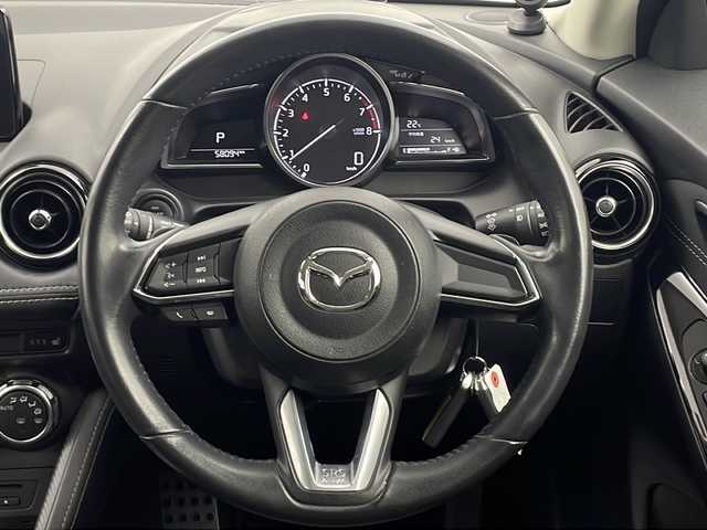 マツダ デミオ 15Sツーリング 三重県 2018(平30)年 5.8万km スノーフレイクホワイトパールマイカ 禁煙車/メーカーＯＰSDナビ/・Bluetooth・フルセグ・CD/DVD・SD・AUX・USB/３６０°ビューモニター/衝突被害軽減ブレーキ/車線逸脱警報システム/パーキングセンサー/ＢＳＭ/オートライト/オートマチックハイビーム/HUD/パドルシフト/前席シートヒーター/ビルドインＥＴＣ