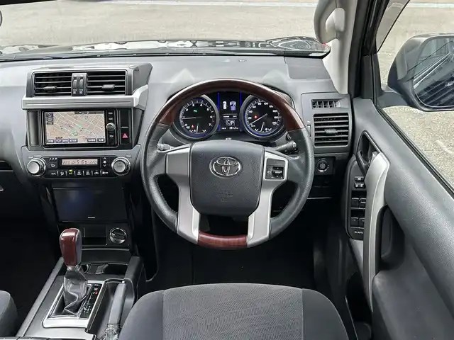 トヨタ ランドクルーザー プラド TX 静岡県 2016(平28)年 12.2万km アティチュードブラックマイカ ワンオーナー/サンルーフ/純正SDナビ/フルセグTV/Bluetooth/DVD/CD/HDMI/USB/社外後席モニター【TVM-PW900】×2/バックカメラ/ルーフレール/クリアランスソナー/ドライブレコーダー(前方)/LEDライト/フォグライト/純正フロアマット/純正ドアバイザー/純正17インチアルミホイール/プッシュスタート/スマートキー2個/取扱説明書/新車時保証書