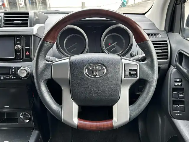 トヨタ ランドクルーザー プラド TX 静岡県 2016(平28)年 12.2万km アティチュードブラックマイカ ワンオーナー/サンルーフ/純正SDナビ/フルセグTV/Bluetooth/DVD/CD/HDMI/USB/社外後席モニター【TVM-PW900】×2/バックカメラ/ルーフレール/クリアランスソナー/ドライブレコーダー(前方)/LEDライト/フォグライト/純正フロアマット/純正ドアバイザー/純正17インチアルミホイール/プッシュスタート/スマートキー2個/取扱説明書/新車時保証書
