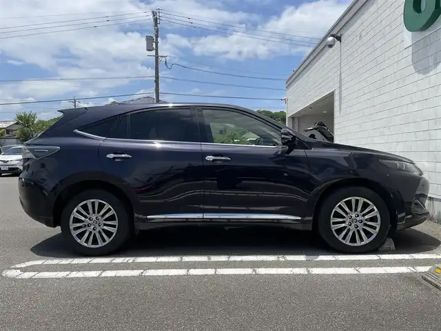 トヨタ ハリアー プレミアム アドバンスドP 宮崎県 2015(平27)年 6.4万km スパークリングブラックパールクリスタルシャイン 純正ナビ(CD/DVD/Blu-ray)/フルセグTV/パワーバックドア/パノラミックビューモニター/ビルトインETC/ドライブレコーダー/レーダークルーズコントロール/インテリジェントクリアランスソナー/ミリ波レーダー方式前方プリクラッシュセーフティ/オートマチックハイビーム/S-VSC/LEDヘッドランプ/オートライト/オートエアコン/木目調/革巻きコンビステアリング/ハーフレザーシート/運転席パワーシート/純正18インチアルミホイール/スマートエントリー/スタートシステム/JBLプレミアムサウンドシステム/禁煙車