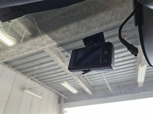 トヨタ カローラ スポーツ ハイブリッドG Z 香川県 2019(令1)年 5.3万km ホワイトパールクリスタルシャイン 〇純正ナビ/〇フルセグTV/〇セーフティセンス/・プリクラッシュセーフティシステム/・レーントレーシングアシスト/・レーダークルーズコントロール/・オートマチックハイビーム/・ロードサインアシスト/〇ドライブモードセレクト/〇LEDヘッドランプ	/〇オートライト	/〇LEDフロントフォグランプ	/〇純正18インチアルミ	/〇革巻きステアリング	/〇左右独立温度調整オートエアコン/〇レッドステッチ入ブラックファブリックシート/〇スポーツシート（前席）/〇ビルトインETC/〇ドライブレコーダー/〇スマートエントリー
