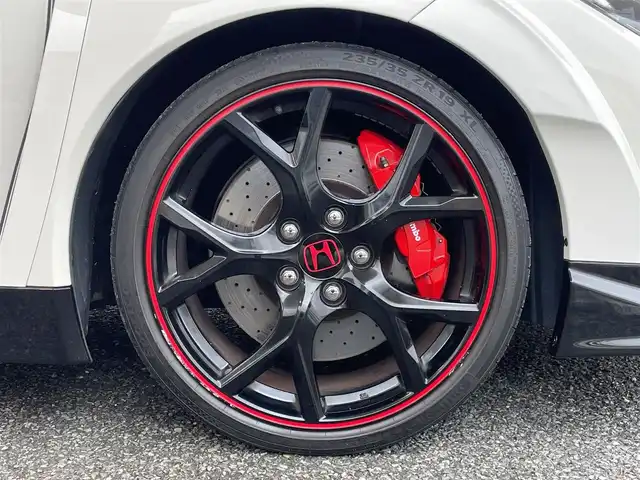 ホンダ シビック タイプR 兵庫県 2016(平28)年 1万km チャンピオンシップホワイト 外部検査実施済み//ワンオーナー//750台限定（R-0036号車）//H31/R3/5/7年ディーラー記録簿有//OP テールゲートスポイラー（カーボン/フレームレッド）//OP テールゲートガーニッシュ（カーボン製）//OP バンパーガーニッシュ（カーボン製）//OP フロントグリルガーニッシュ（フレームレッド）//OP リヤバンパーガーニッシュ（フレームレッド）//OP ドアミラーカバー（フレームレッド）//OP フューエルリッド（ピアノブラック）//OP ステアリングホイールガーニッシュ//OP フットライト（LEDレッドイルミネーション）/・純正メモリーナビ/・地デジ/DVD/BT/・バックカメラ/・ステアリングリモコン/・ETC/・オートLEDヘッドランプ/・クルーズコントロール/・純正19インチAW/・プラスRモード
