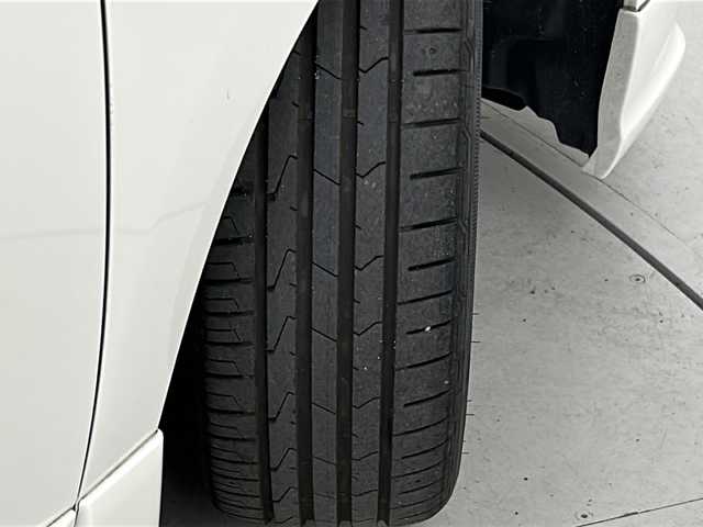 日産 エルグランド 250ハイウェイスターS 宮城県 2016(平28)年 5万km ブリリアントホワイトパール 禁煙車/ローダウン（社外足回り）/純正9インチナビ/・CD.DVD.SD.BT/フルセグTV/バックモニター/両側パワースライドドア/ハーフレザーシート/オットマン/ビルトインETC/純正ドライブレコーダー/クルーズコントロール/横滑り防止装置/ウッドコンビステアリングホイール/ステアリングスイッチ/プッシュスタート/スマートキー/社外18インチアルミホイール/純正フロアマット/後席ロールサンシェード