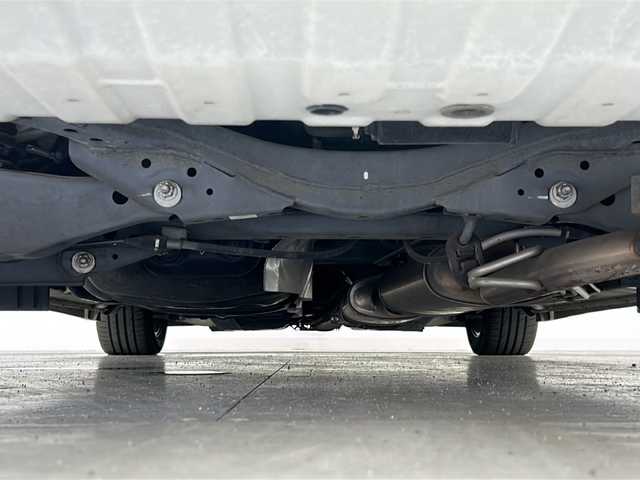 日産 エルグランド 250ハイウェイスターS 宮城県 2016(平28)年 5万km ブリリアントホワイトパール 禁煙車/ローダウン（社外足回り）/純正9インチナビ/・CD.DVD.SD.BT/フルセグTV/バックモニター/両側パワースライドドア/ハーフレザーシート/オットマン/ビルトインETC/純正ドライブレコーダー/クルーズコントロール/横滑り防止装置/ウッドコンビステアリングホイール/ステアリングスイッチ/プッシュスタート/スマートキー/社外18インチアルミホイール/純正フロアマット/後席ロールサンシェード