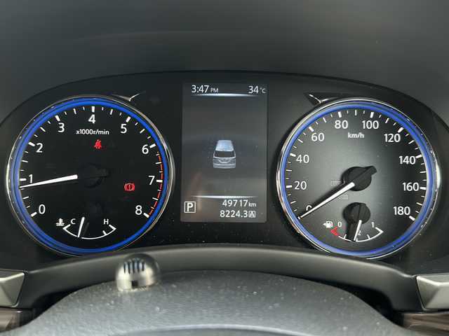 日産 エルグランド 250ハイウェイスターS 宮城県 2016(平28)年 5万km ブリリアントホワイトパール 禁煙車/ローダウン（社外足回り）/純正9インチナビ/・CD.DVD.SD.BT/フルセグTV/バックモニター/両側パワースライドドア/ハーフレザーシート/オットマン/ビルトインETC/純正ドライブレコーダー/クルーズコントロール/横滑り防止装置/ウッドコンビステアリングホイール/ステアリングスイッチ/プッシュスタート/スマートキー/社外18インチアルミホイール/純正フロアマット/後席ロールサンシェード