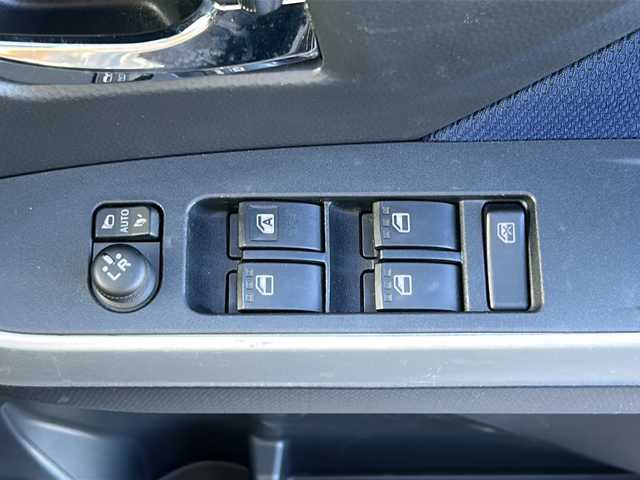 トヨタ タンク カスタムG 沖縄県 2017(平29)年 3万km ブラックマイカメタリック 純正ナビ/　（ＡＭ／ＦＭ／ＣＤ／ＤＶＤ／ＢＬＵＥＴＯＯＴＨ）/フルセグTV/両側パワースライドドア　　/ドライブレコーダー　/レーダークルーズコントロール　/ビルトインETC/純正アルミホイール/純正フロアマット/LEDヘッドライト/オートライト