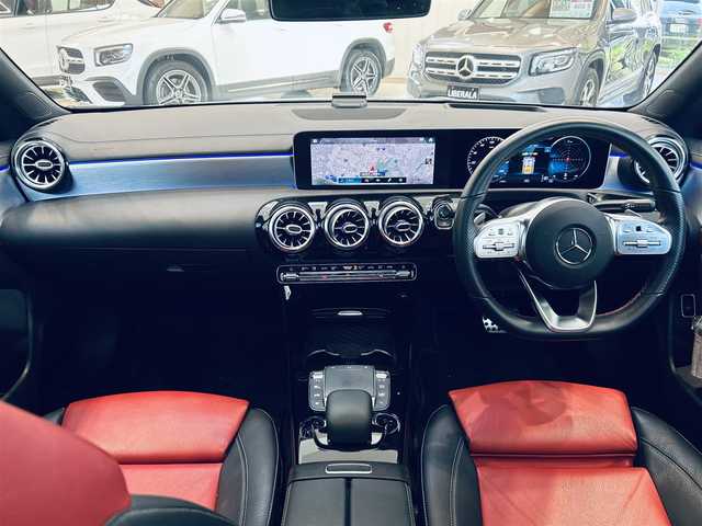 メルセデス・ベンツ ＣＬＡ２００ｄ AMGライン 大阪府 2020(令2)年 2.4万km デジタルホワイト ワンオーナー/サンルーフ/HUD/レーダーセーフティ/ACC/赤黒革/メモリ付きパワーシート/シートヒーター/純正ナビ/TV/360度カメラ/純正18インチAW/LEDヘッドライト/アンビエントライト/ブラインドスポット/ワイヤレス充電