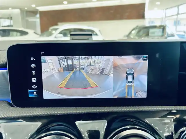 メルセデス・ベンツ ＣＬＡ２００ｄ AMGライン 大阪府 2020(令2)年 2.4万km デジタルホワイト ワンオーナー/サンルーフ/HUD/レーダーセーフティ/ACC/赤黒革/メモリ付きパワーシート/シートヒーター/純正ナビ/TV/360度カメラ/純正18インチAW/LEDヘッドライト/アンビエントライト/ブラインドスポット/ワイヤレス充電